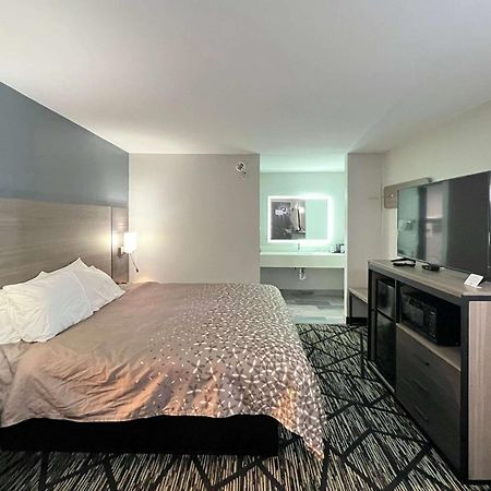 Super 8 By Wyndham Sulphur South Luaran gambar