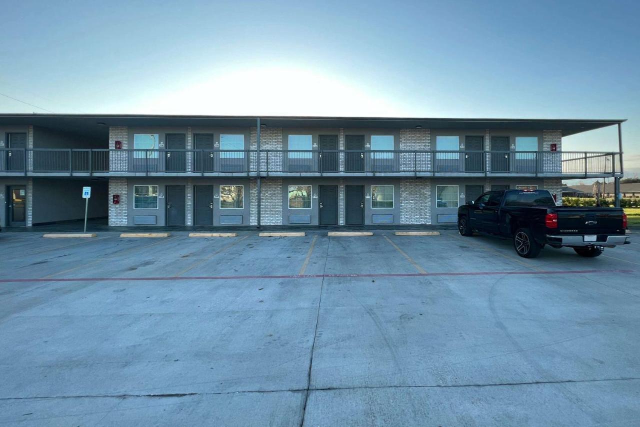 Super 8 By Wyndham Sulphur South Luaran gambar