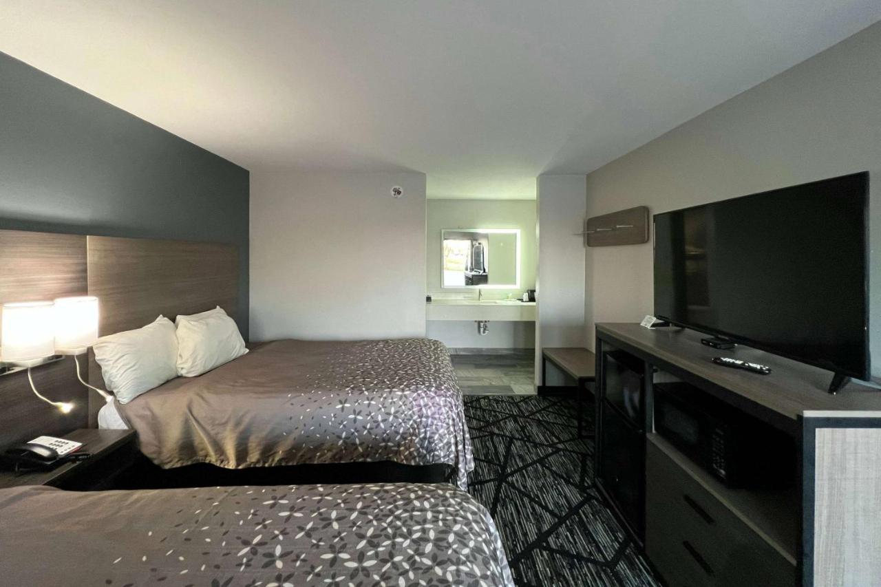 Super 8 By Wyndham Sulphur South Luaran gambar