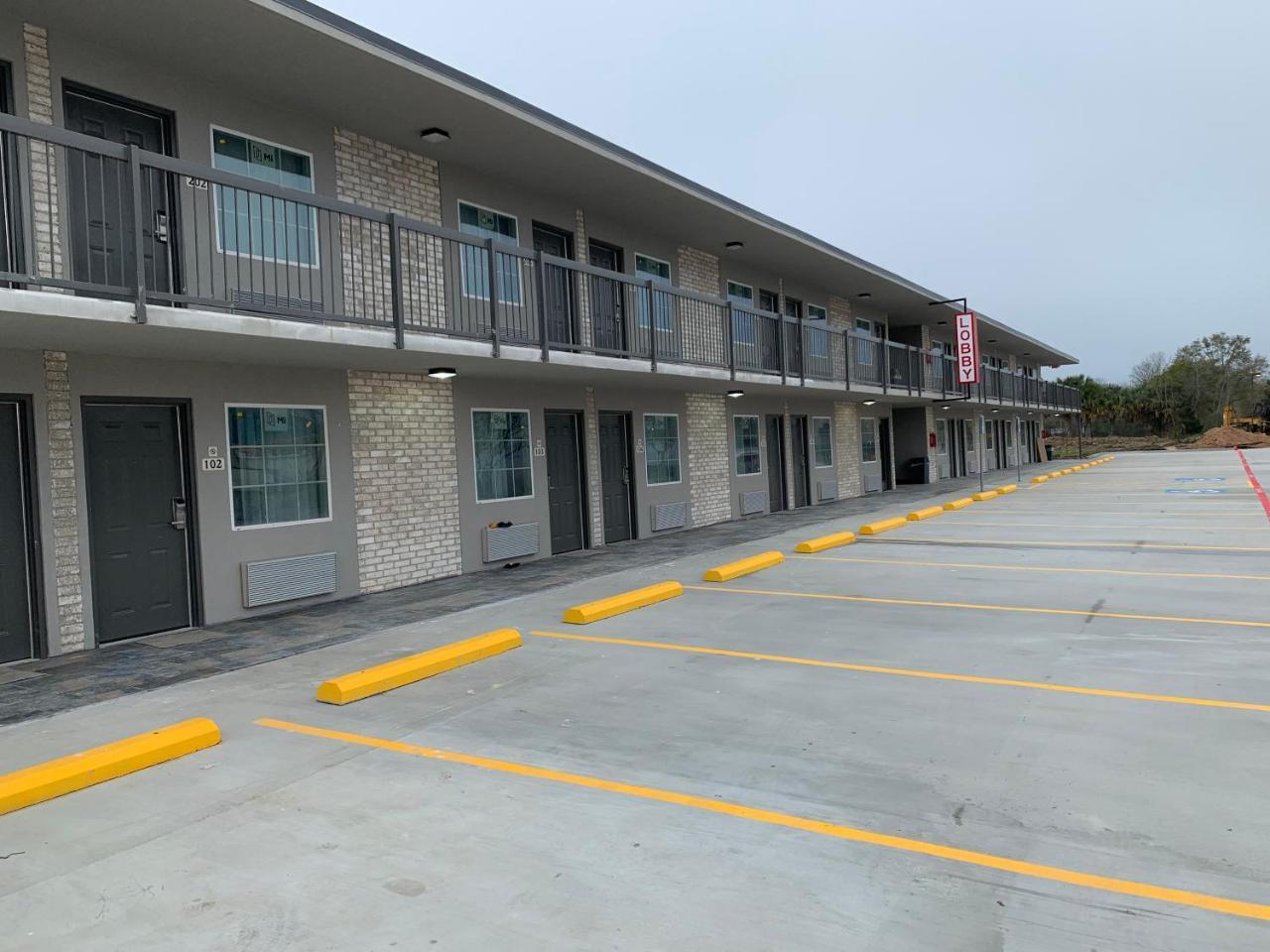 Super 8 By Wyndham Sulphur South Luaran gambar